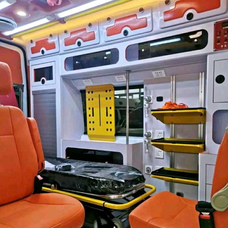 靖江长途救护车护送病人租赁价格